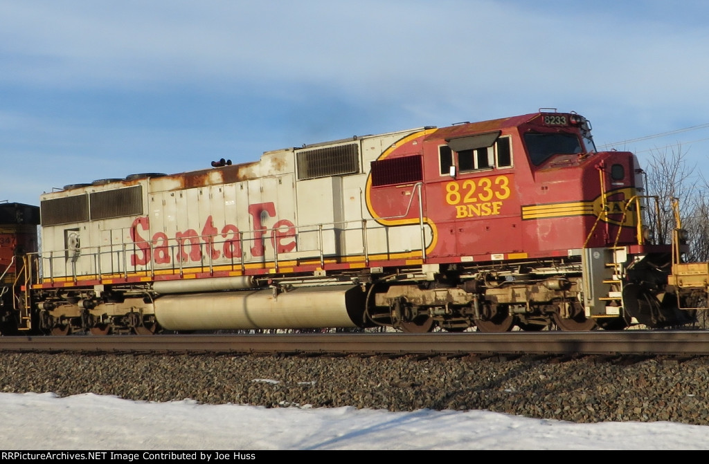 BNSF 8233